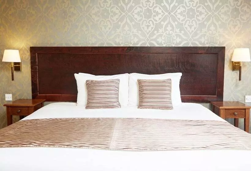 Отель Bell By Greene King Inns