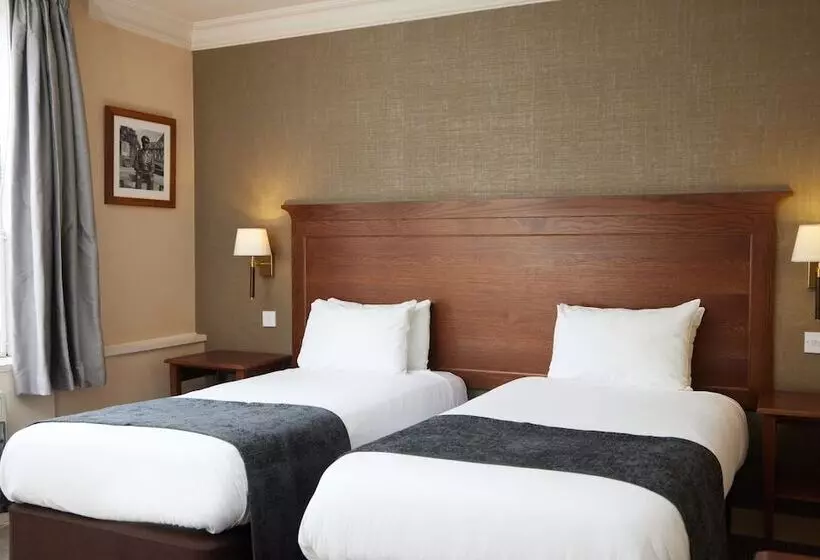 Отель Bell By Greene King Inns