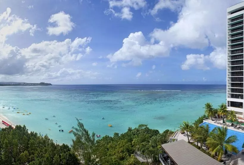 هتل Guam Reef