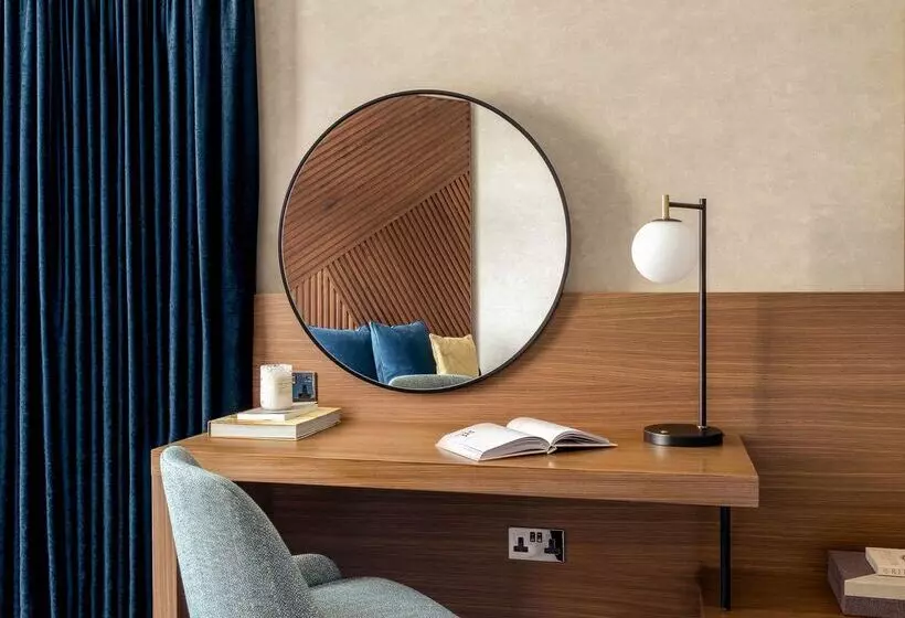 هتل Hilton London Metropole