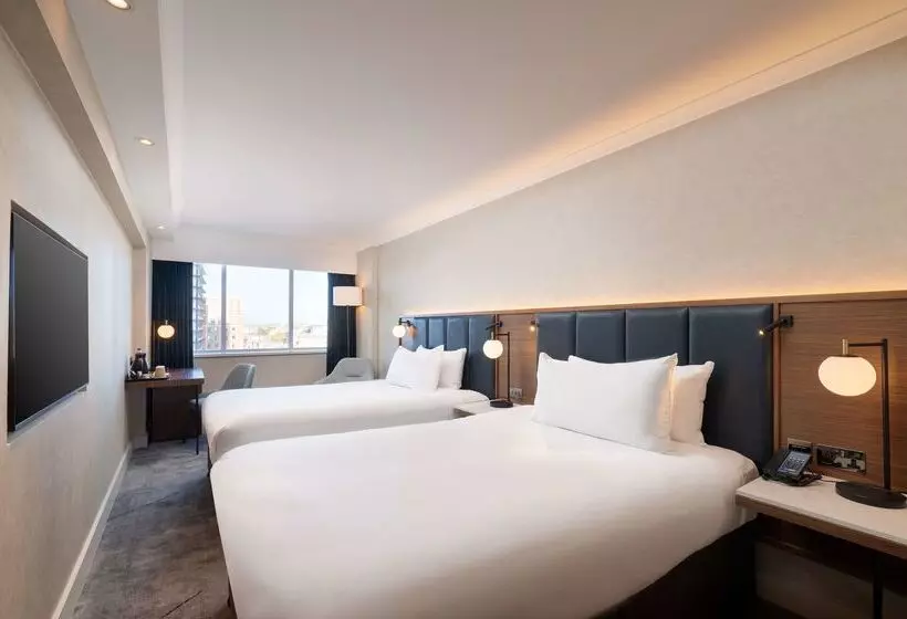 هتل Hilton London Metropole