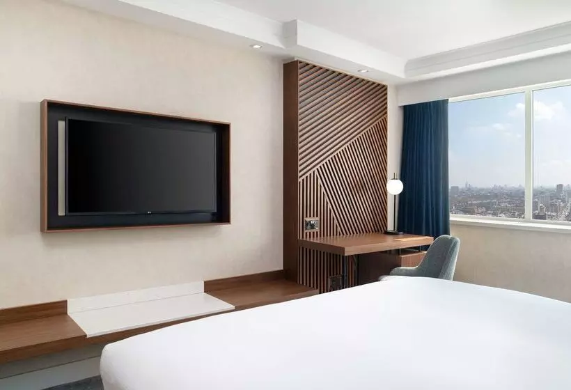 هتل Hilton London Metropole