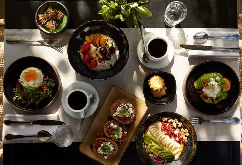 Minos Beach Art Hotel, A Member Of Design Hotels