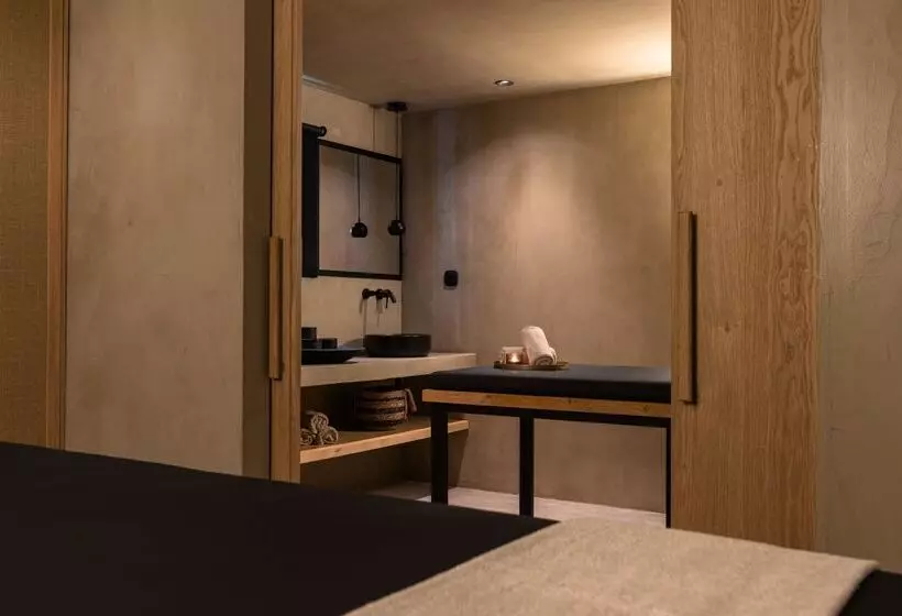 Minos Beach Art Hotel, A Member Of Design Hotels