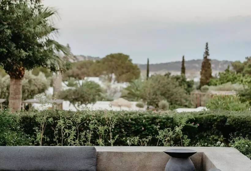 Minos Beach Art Hotel, A Member Of Design Hotels