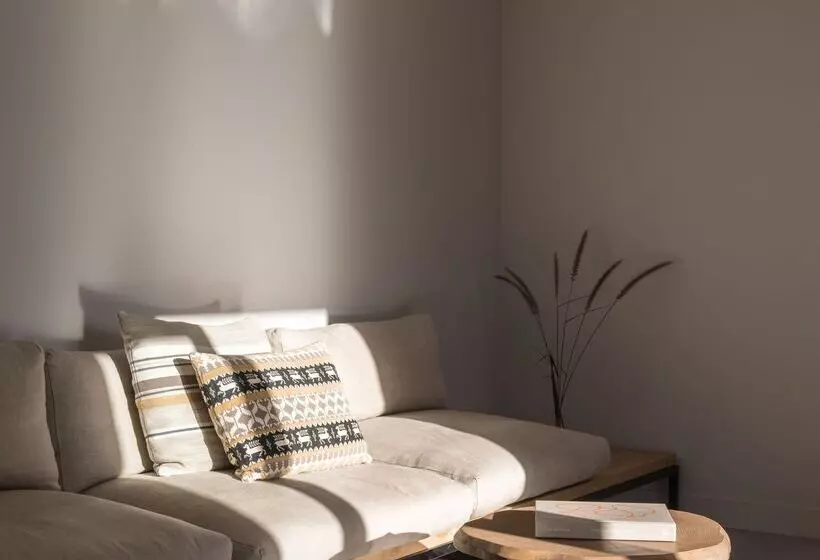 Minos Beach Art Hotel, A Member Of Design Hotels