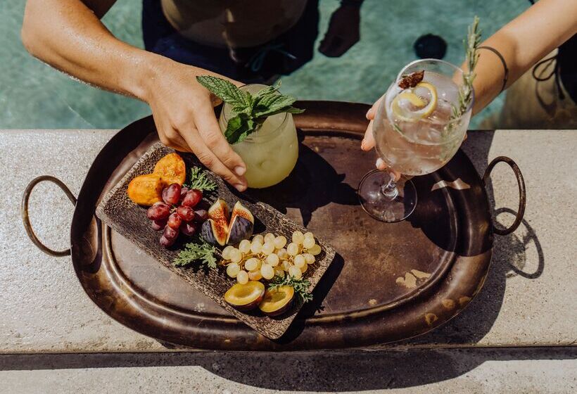 Minos Beach Art Hotel, A Member Of Design Hotels