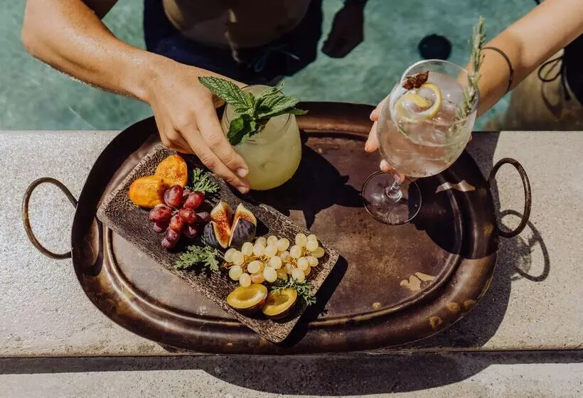 Minos Beach Art Hotel, A Member Of Design Hotels