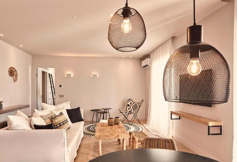 Minos Beach Art Hotel, A Member Of Design Hotels