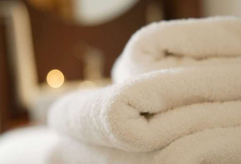 فندق The Waldorf Hilton London