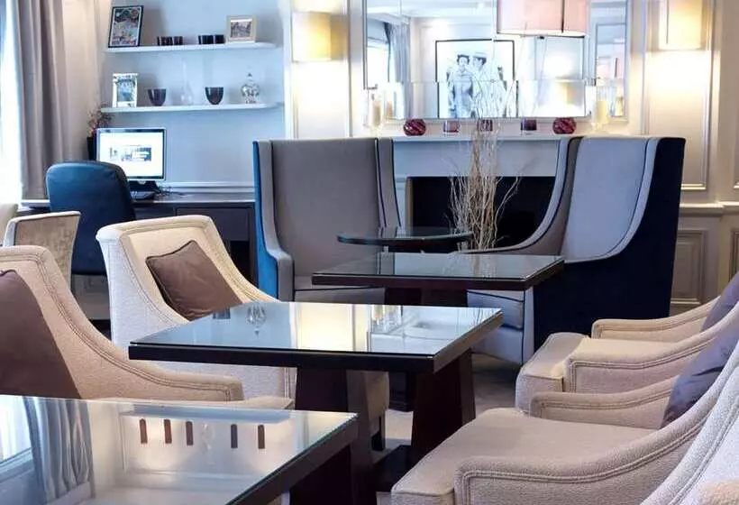 هتل The Waldorf Hilton London