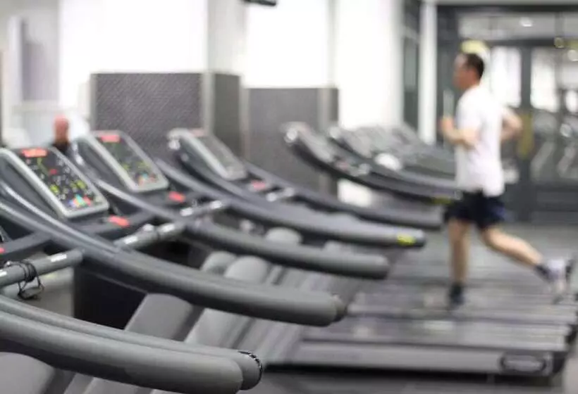 هتل The Waldorf Hilton London