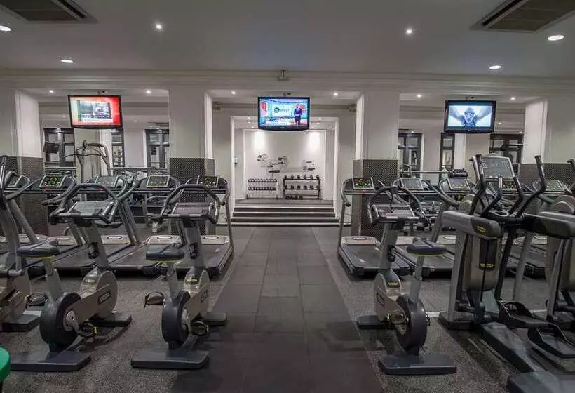 هتل The Waldorf Hilton London