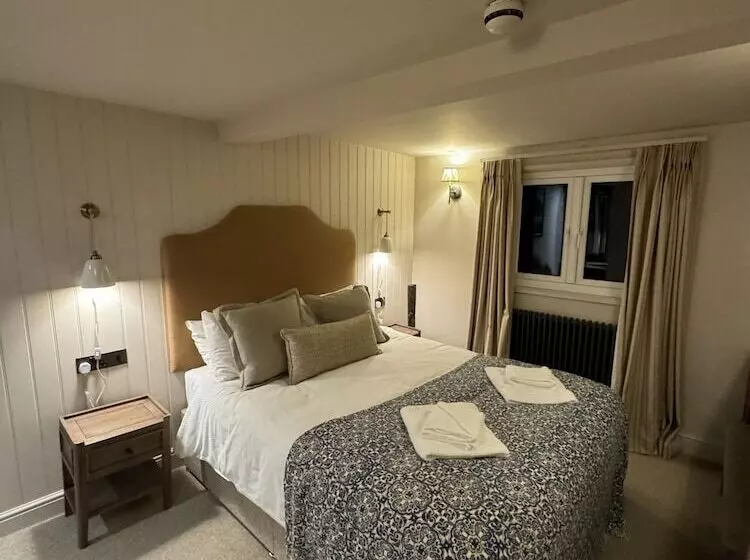 Отель The White Lion