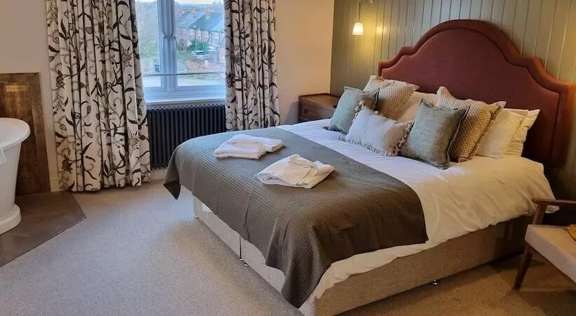 Отель The White Lion