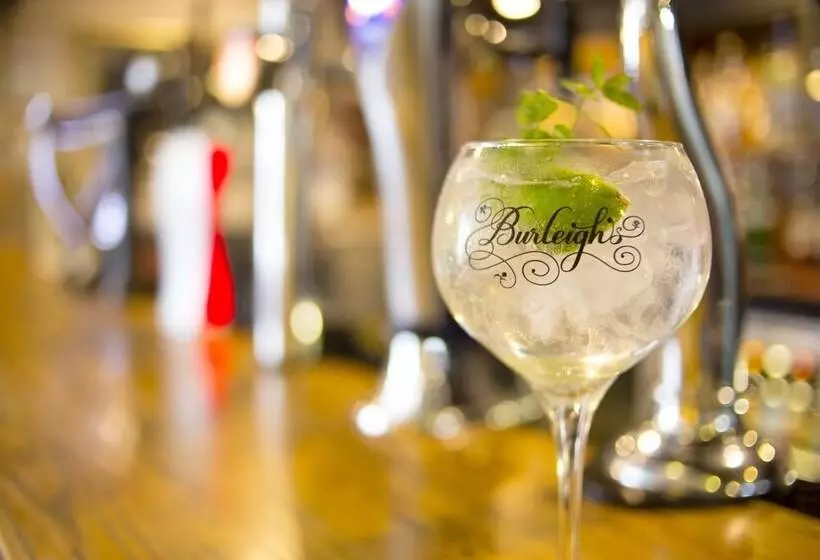 The Cedars Hotel & Restaurant