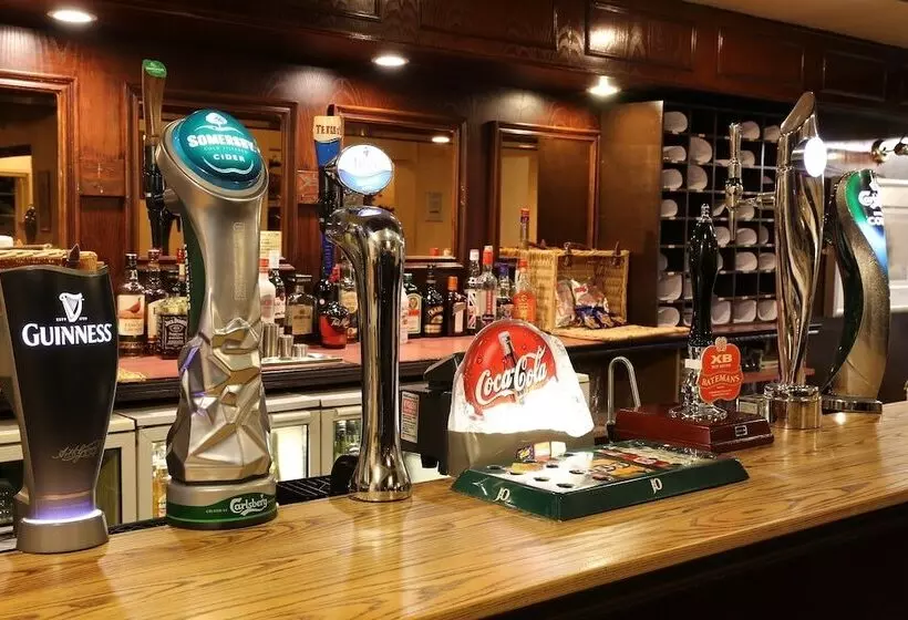 The Cedars Hotel & Restaurant