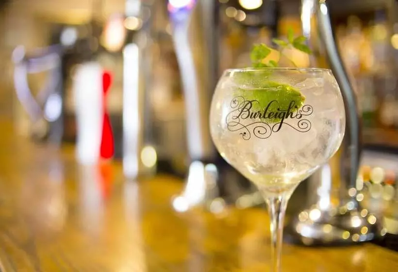 The Cedars Hotel & Restaurant