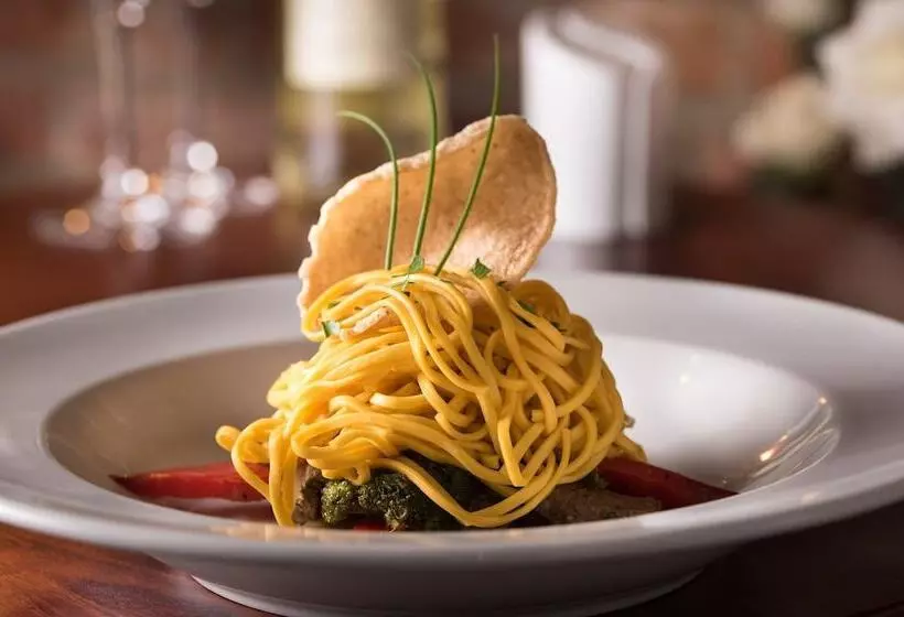 The Cedars Hotel & Restaurant