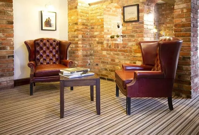 The Cedars Hotel & Restaurant