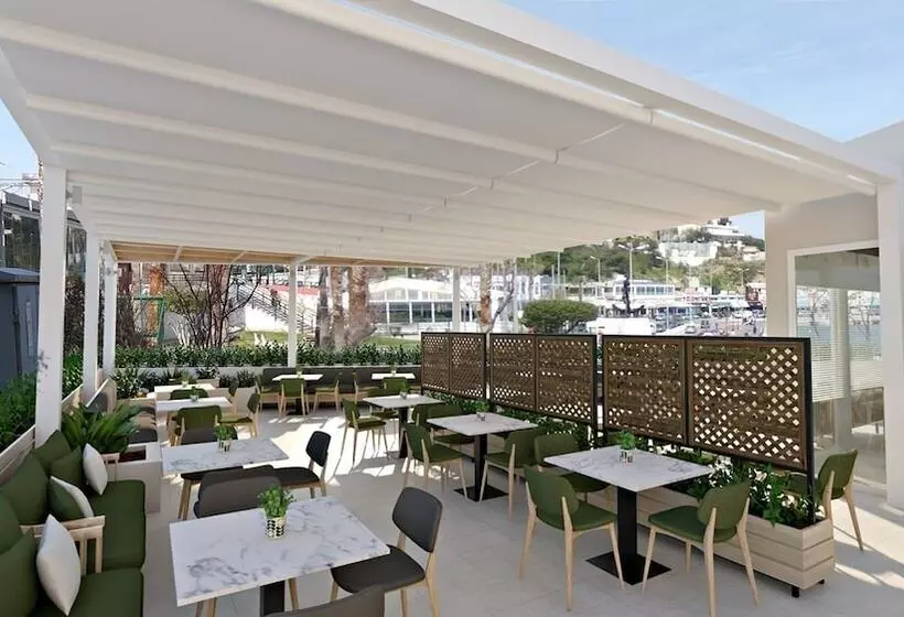 Avra By Smile Hotels