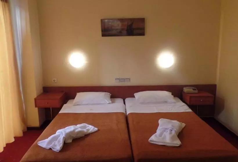 בית מלון כפרי Cavo D  Oro