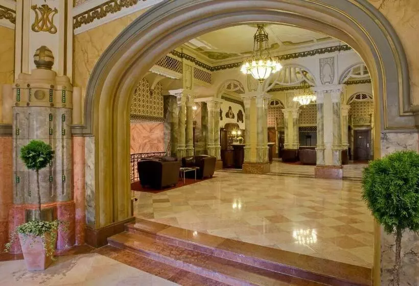 فندق Palatinus Grand