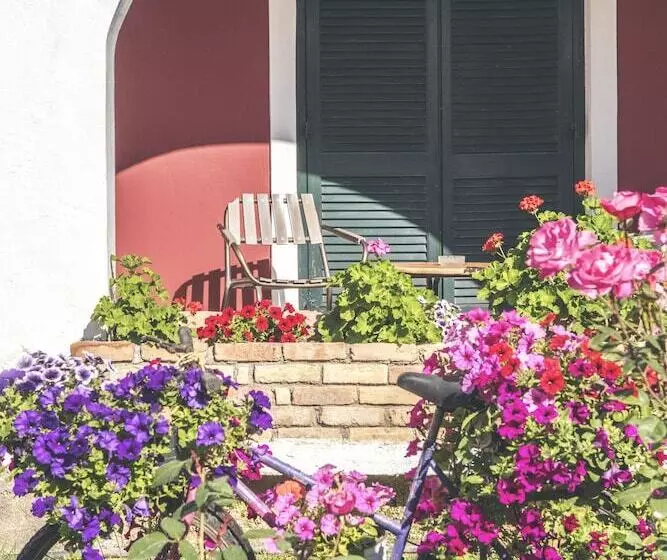 בית מלון כפרי Iliada Beach