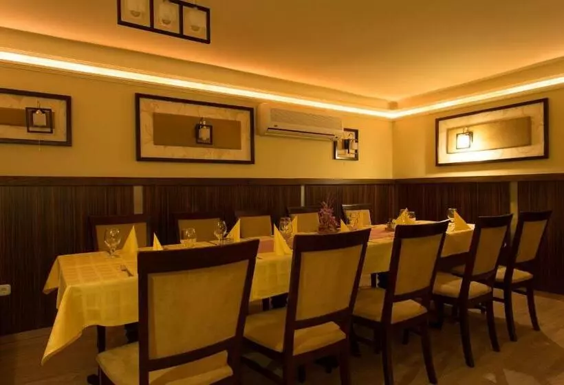 Отель Körös Panzió és étterem