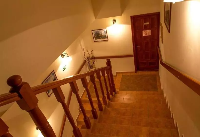 Отель Körös Panzió és étterem