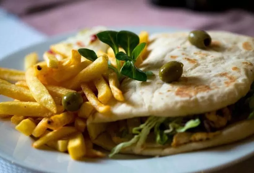 Отель Körös Panzió és étterem