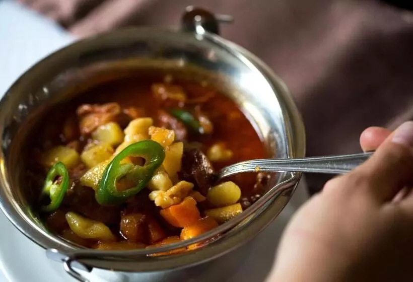 Отель Körös Panzió és étterem