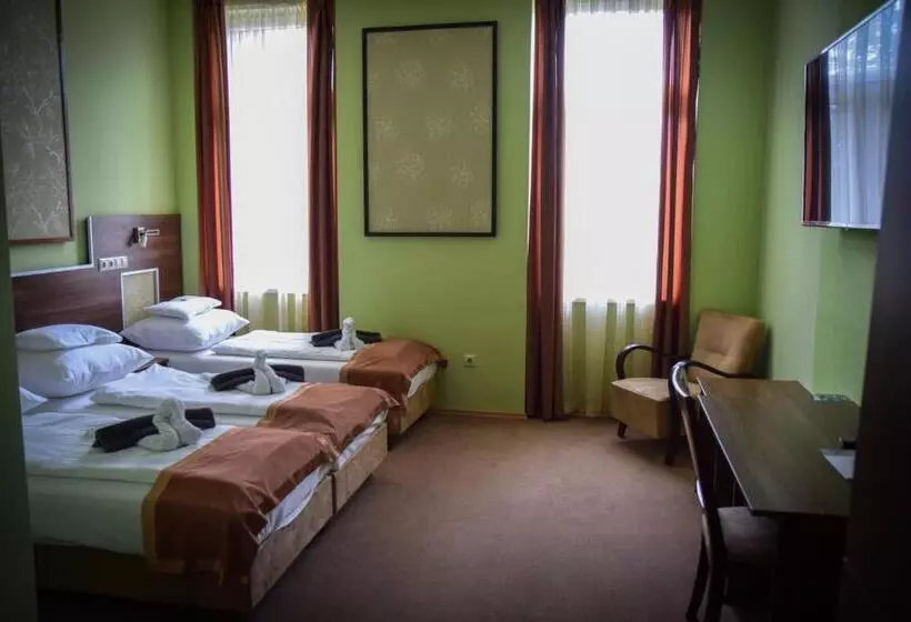 Отель Körös Panzió és étterem