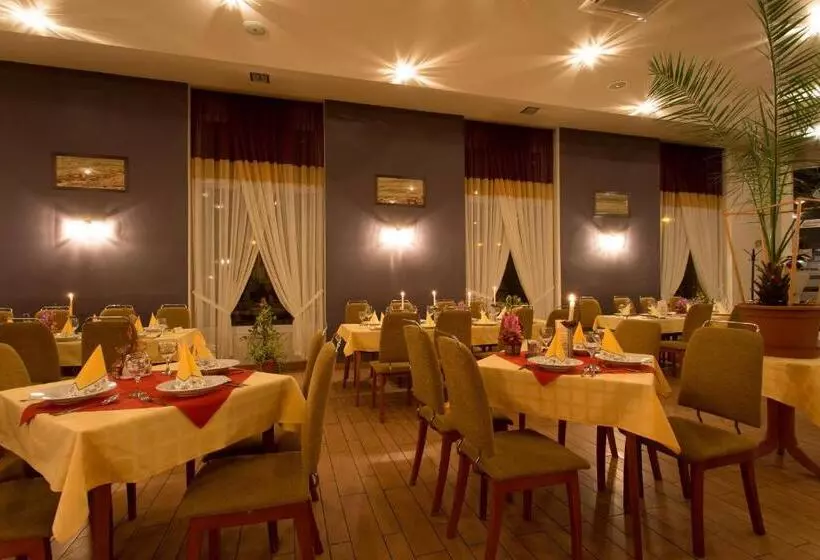 Отель Körös Panzió és étterem