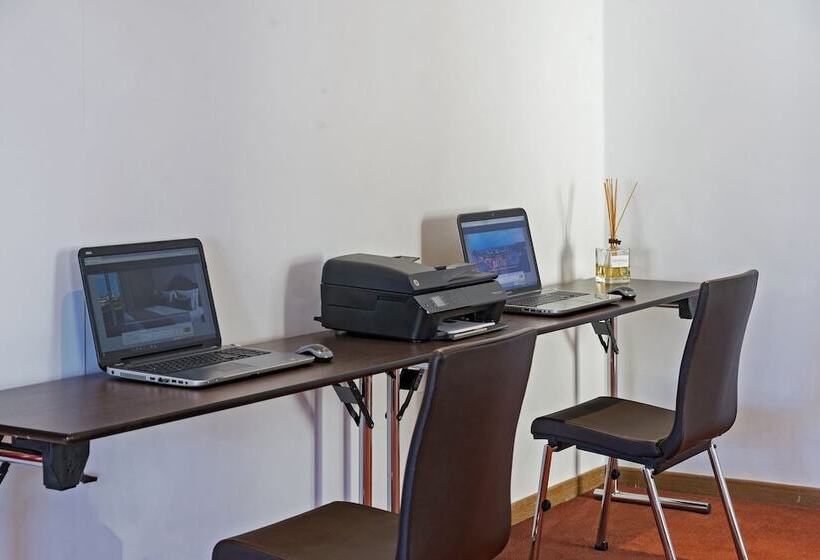 فندق Kydon The Heart City