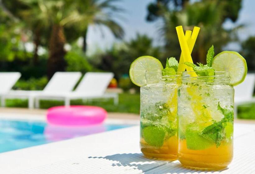 ホテル Marathon Beach Resort