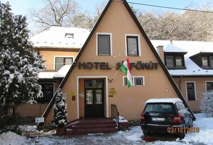 ホテル Síkfőkút