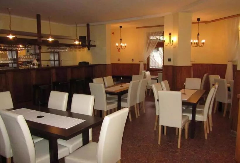 ホテル Síkfőkút