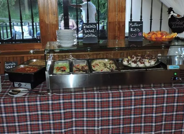 ホテル Síkfőkút