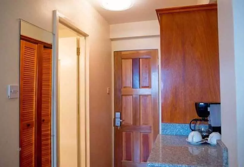 هتل Tower Suites Inc Guyana