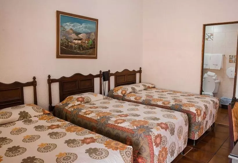 ホテル Villa Española