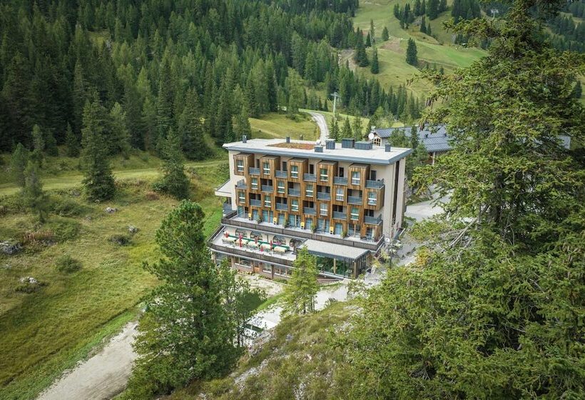 هتل Boè Sport And Nature