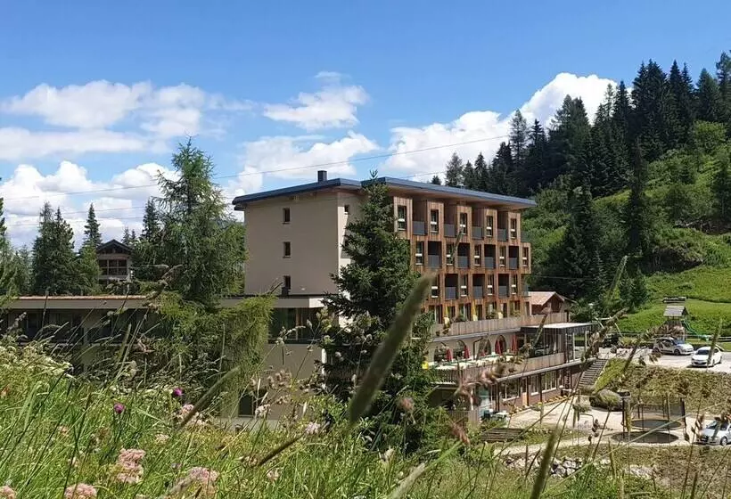 Отель Boè Sport And Nature