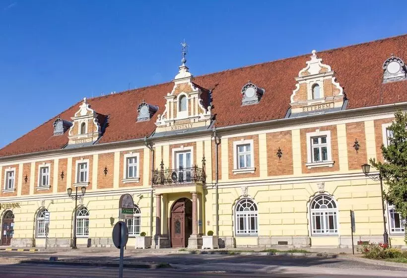 Отель Kristály Imperial