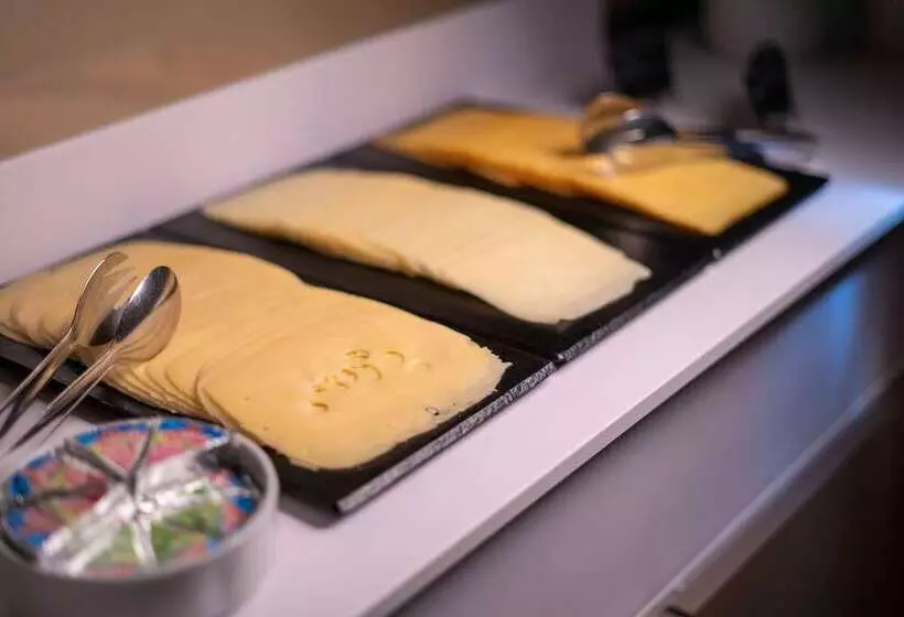 Отель Kristály Imperial