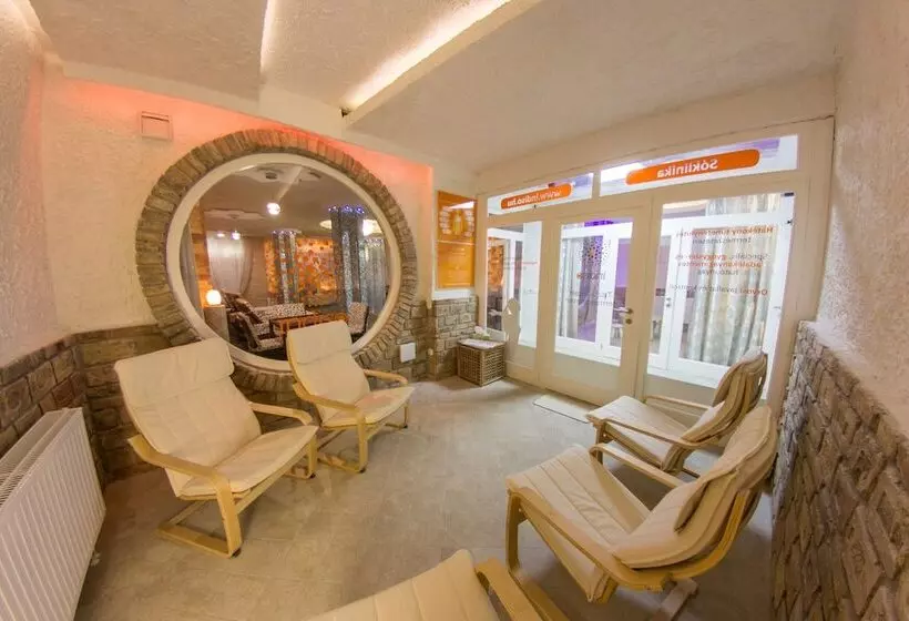 Отель Kristály Imperial