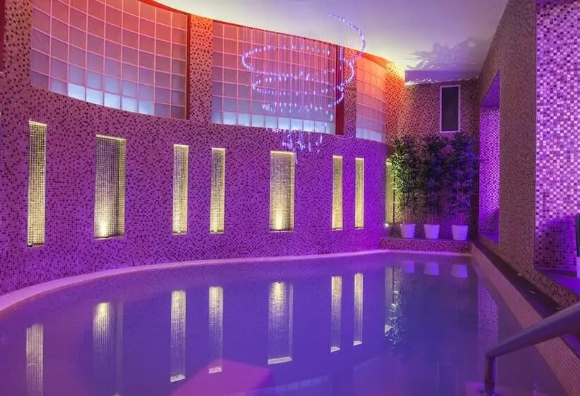 Отель Kristály Imperial