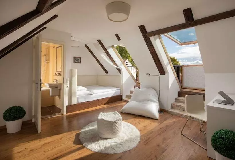 Отель Kristály Imperial