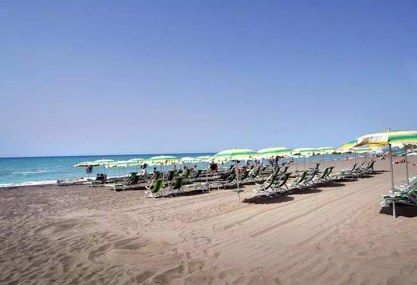 Отель Riva Dei Cavalleggeri