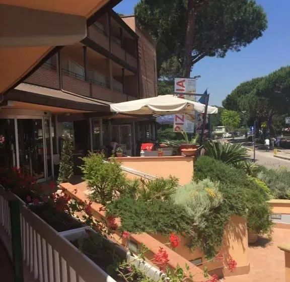 Отель Riva Dei Cavalleggeri